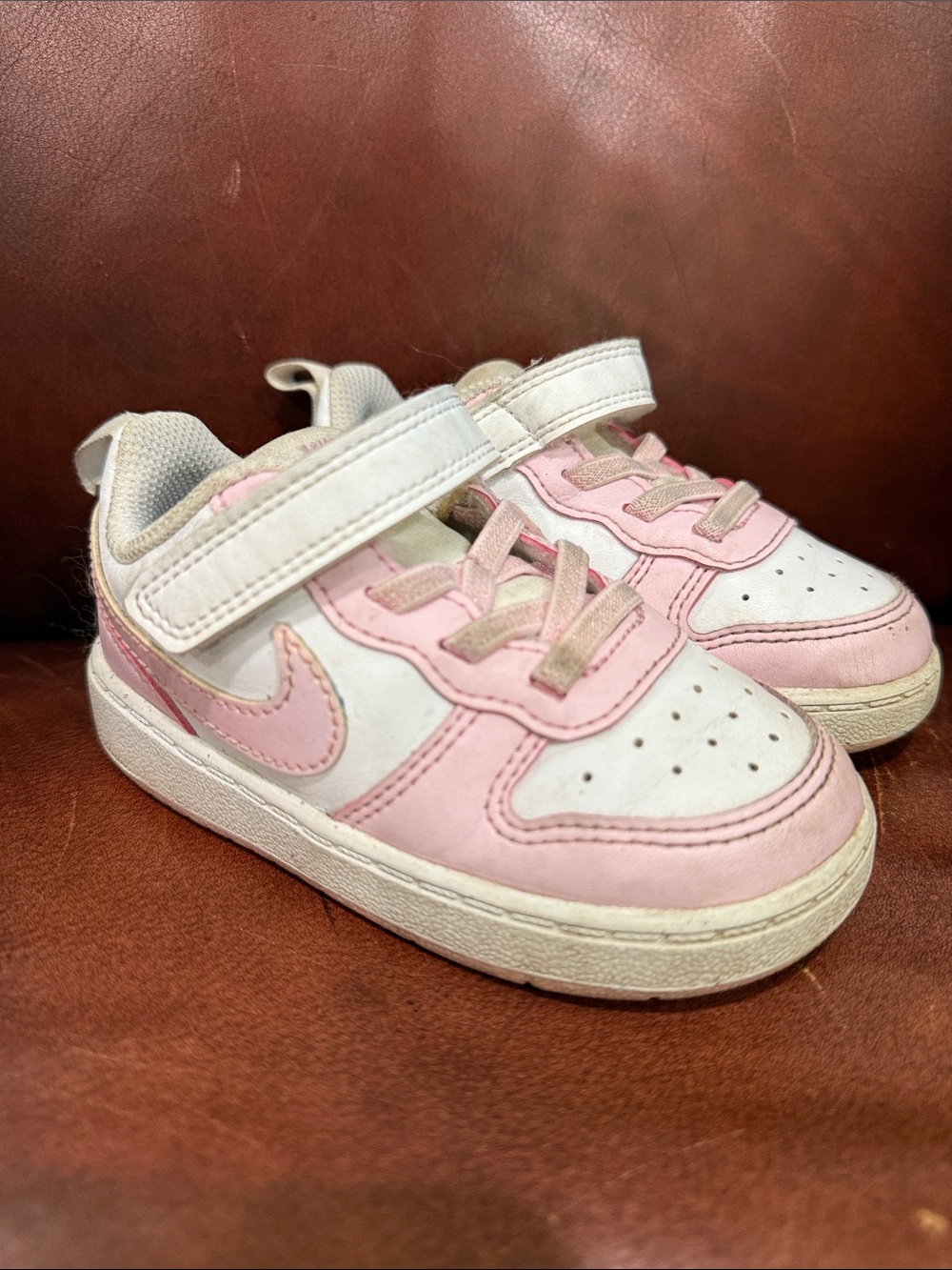 Nike Kids White and Pink Low-Top Sneakers